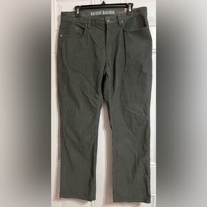 NWT Eddie Bauer Men’s 34x30 Corduroy Pants Straight Fit Green Specially Dyed